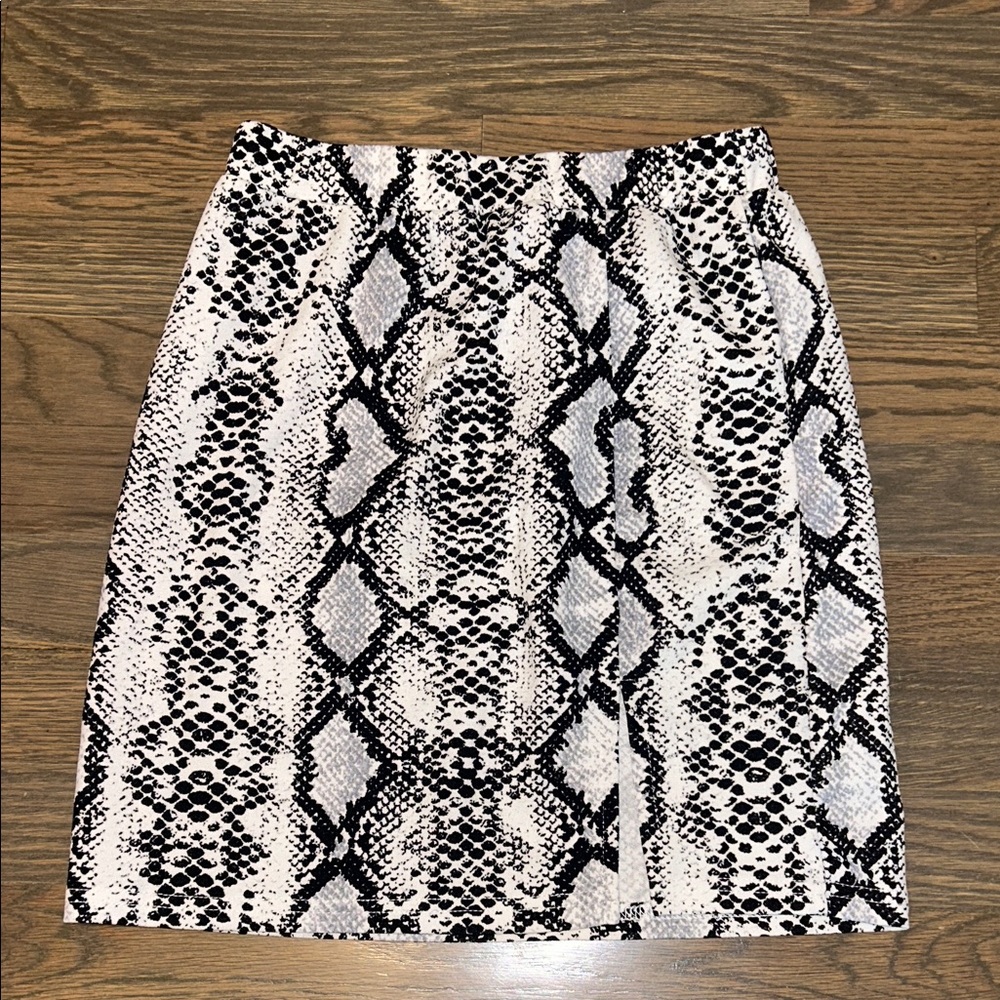 SHEIN Monochrome Snake Print Pencil Skirt